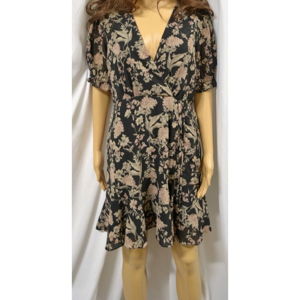 Womens Dress Black Floral Short Sleeve Knee Length Size: Medium
